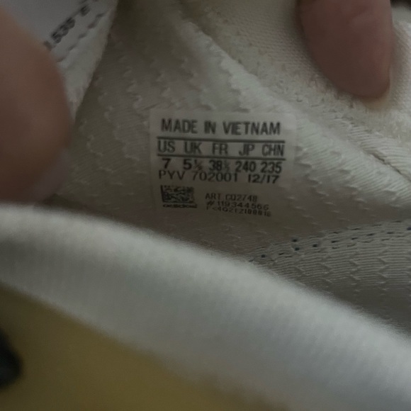 2018 Wmns Arkyn 'Cloud White' - Picture 3 of 7